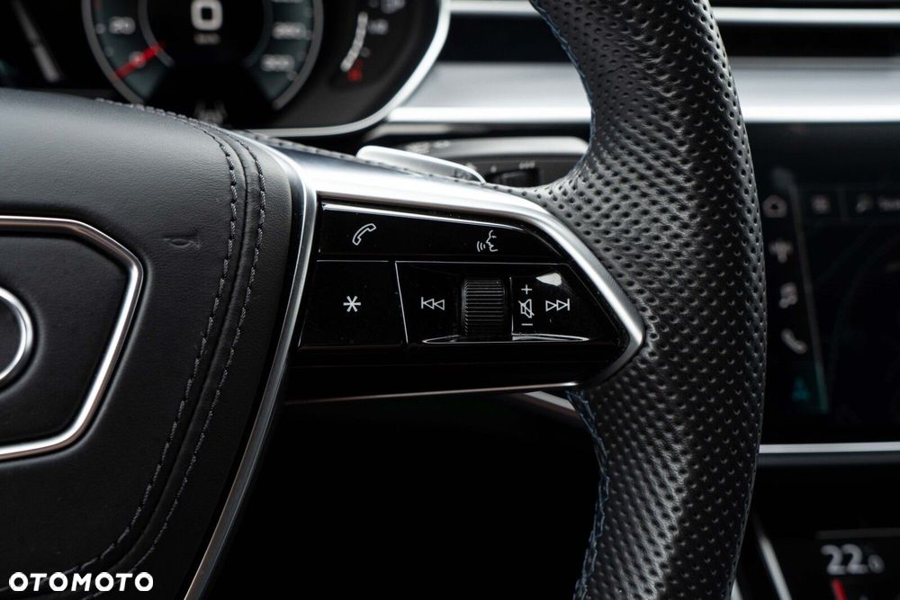 Audi A8 - 30