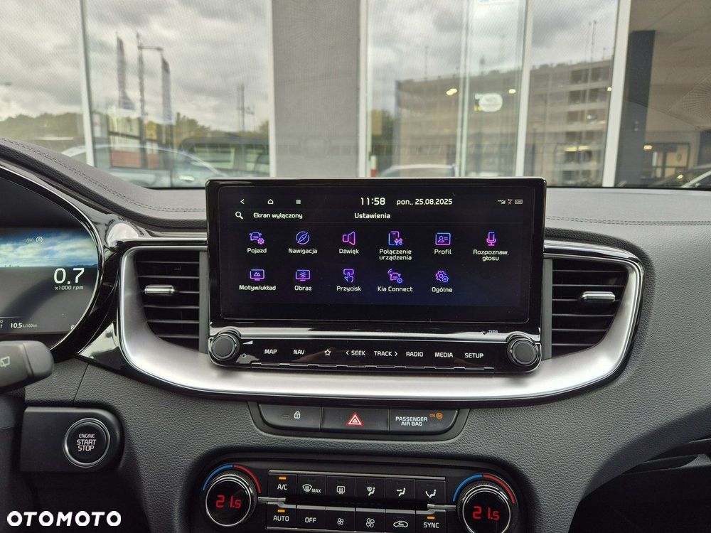 Kia Ceed - 31