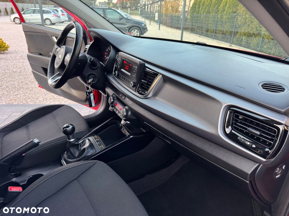 Kia Rio 1.2 Dream Team Edition - 31