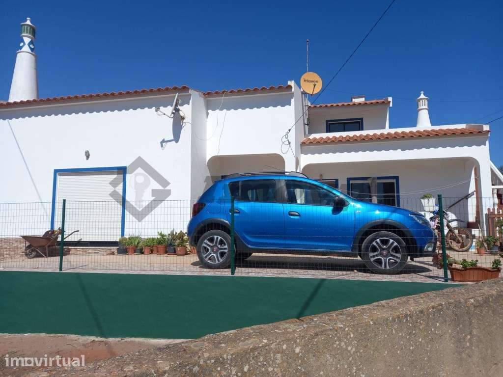 Moradia T3 com amplo terreno a 1,5 km da praia, Vila do Bispo - Grande imagem: 3/35