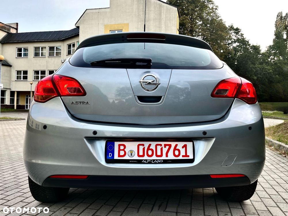 Opel Astra 1.6 Design Edition - 3