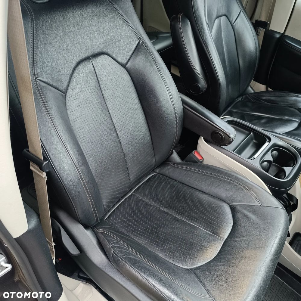 Chrysler Pacifica - 20