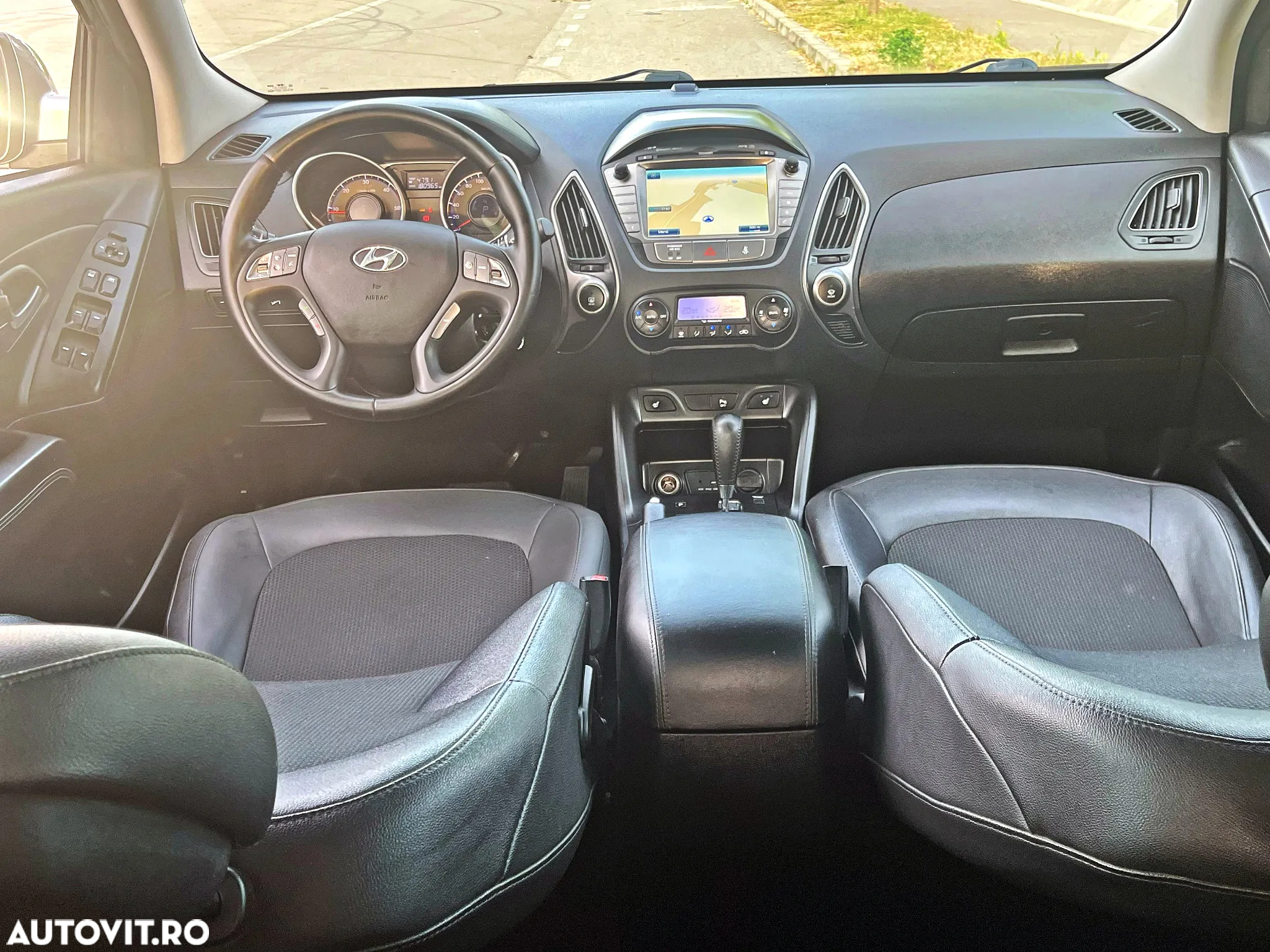 Hyundai ix35 2.0 CRDI 4WD Automatik Premium - 4