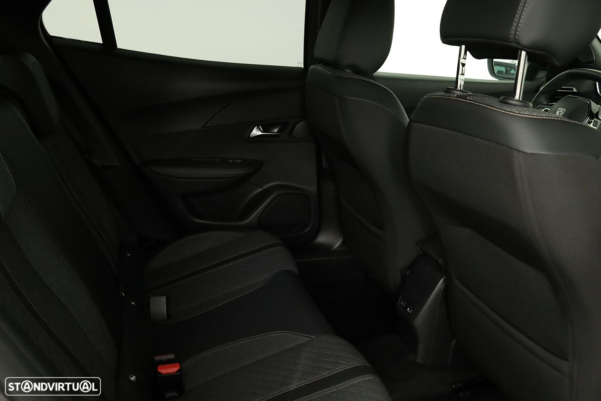 Peugeot 2008 1.2 PureTech Allure - 22