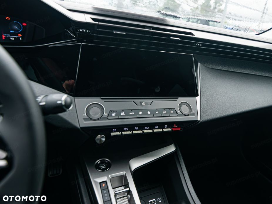 Peugeot 408 - 12