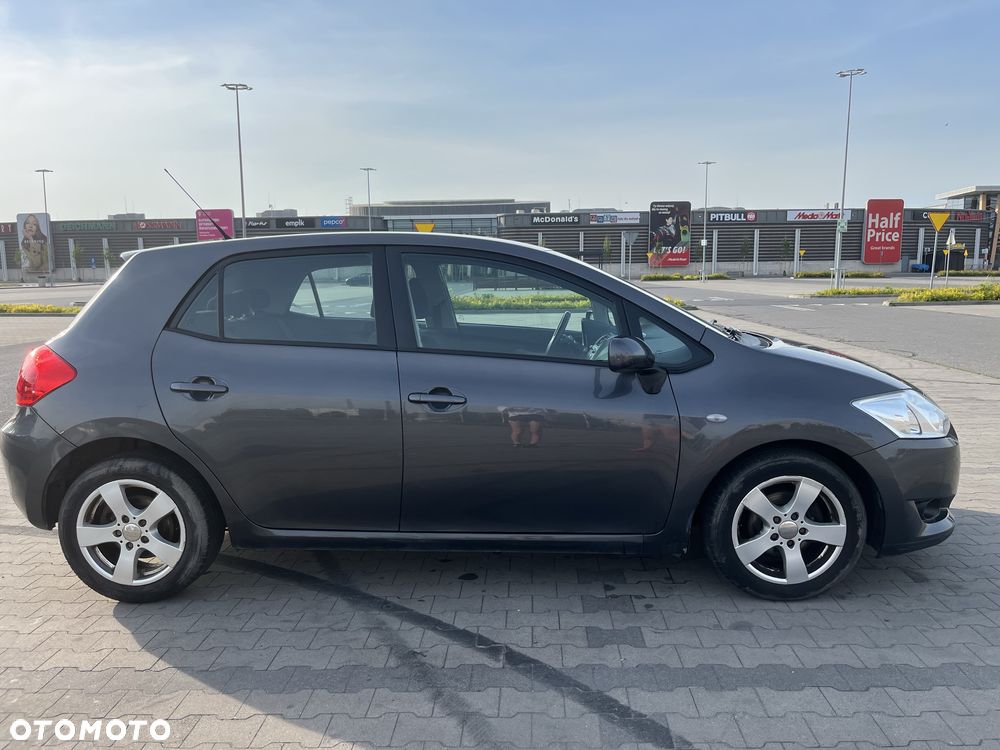Toyota Auris - 1