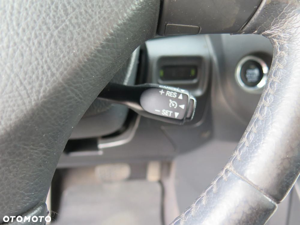 Toyota Corolla Verso 1.8 Sol + 7os MM - 17