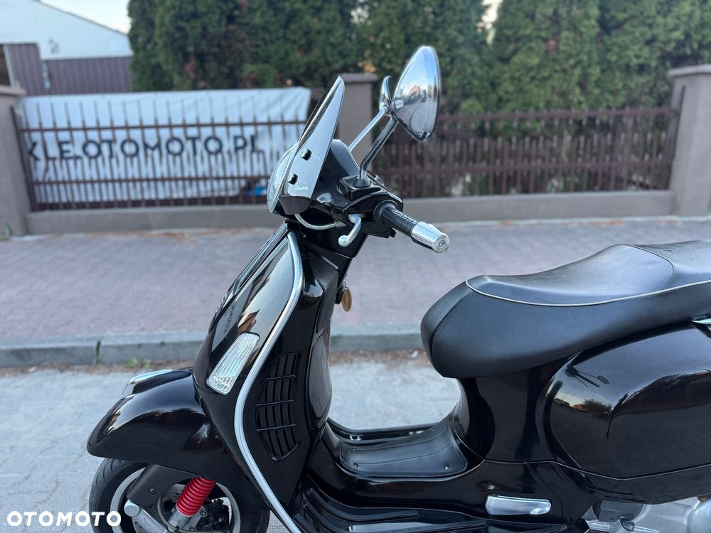 Piaggio Vespa - 21
