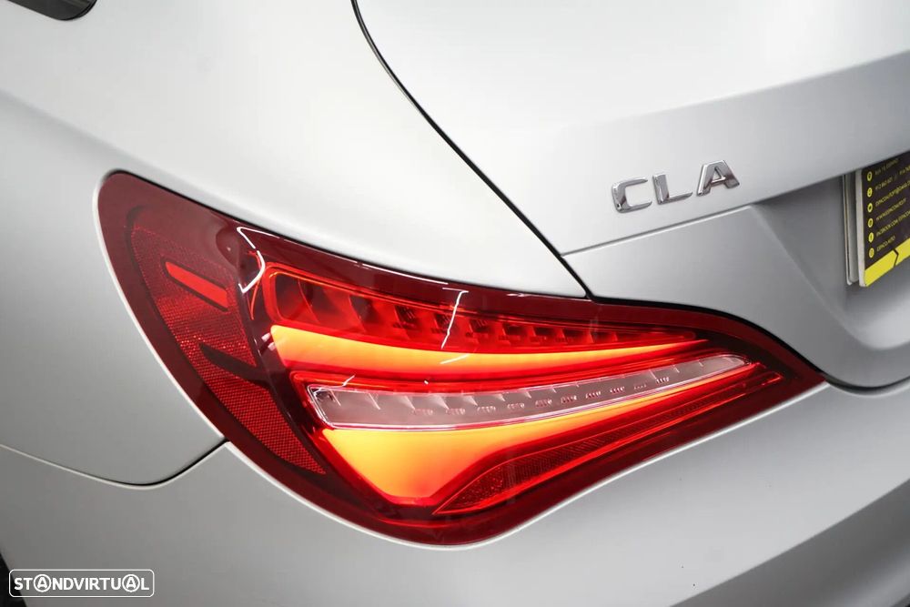 Mercedes-Benz CLA 180 d Shooting Brake AMG Line Aut. - 16