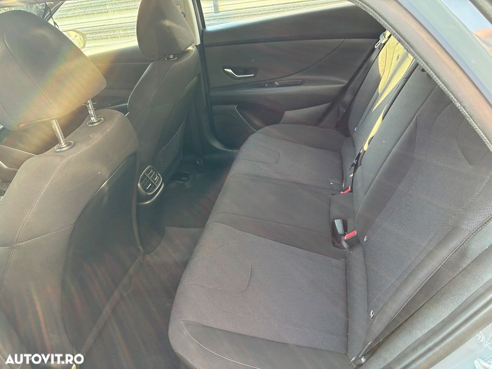 Hyundai Elantra 1.6 l 123 CP CVT Highway - 10