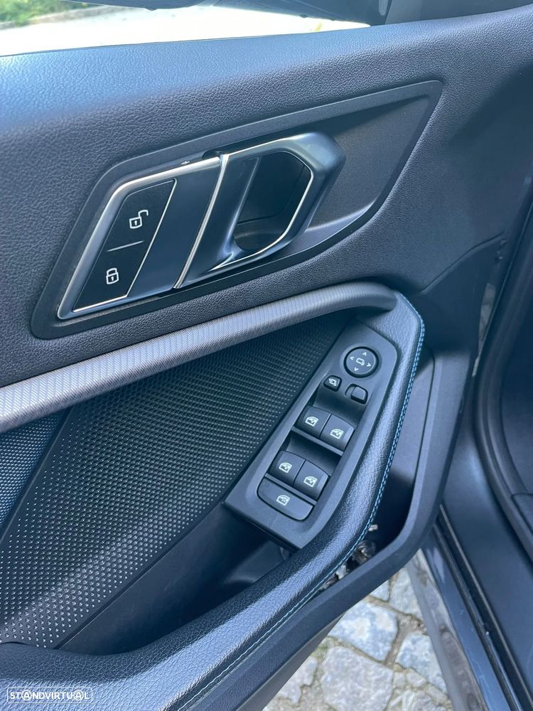 BMW 118 d Pack Desportivo M - 15