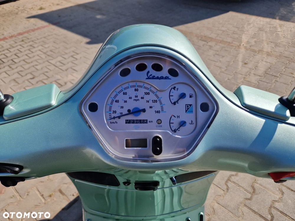 Piaggio Vespa - 36