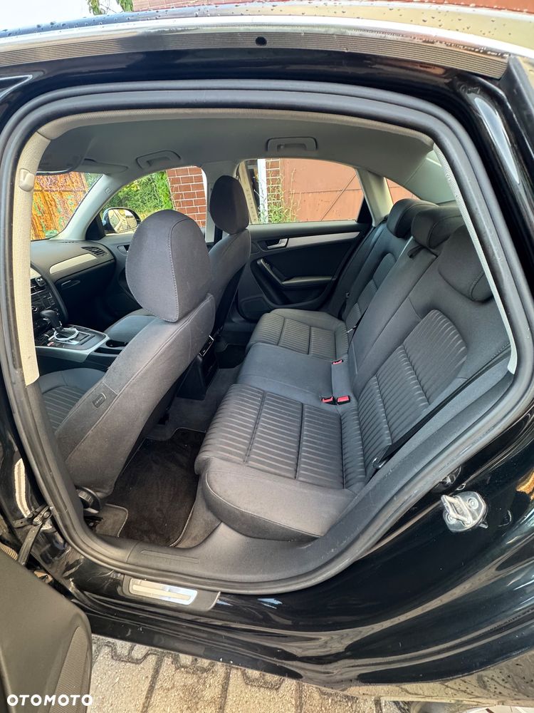 Audi A4 Limousine - 11