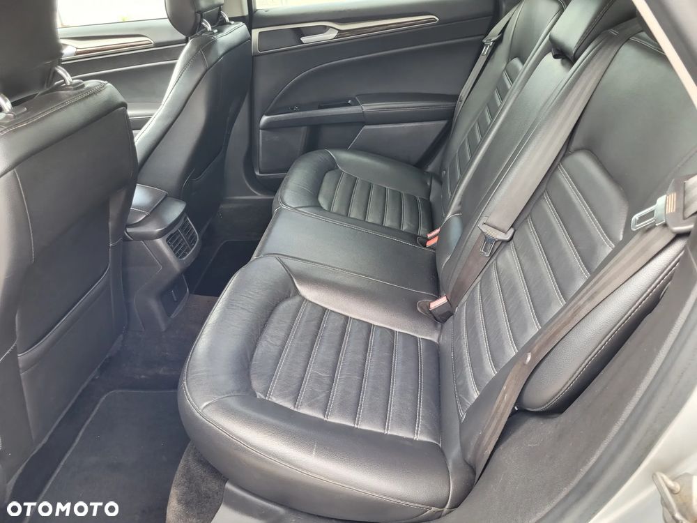 Ford Fusion - 21