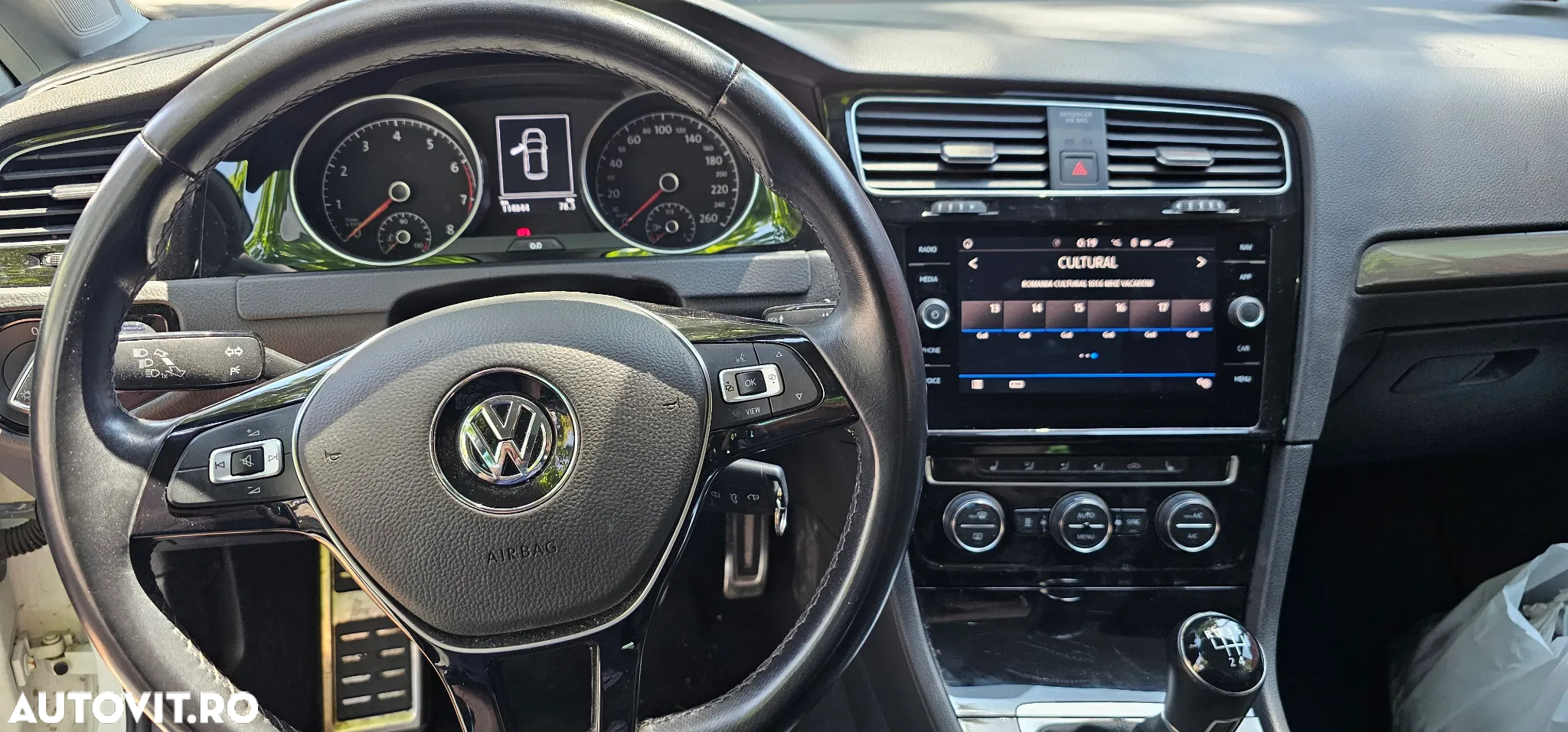 Volkswagen Golf - 17