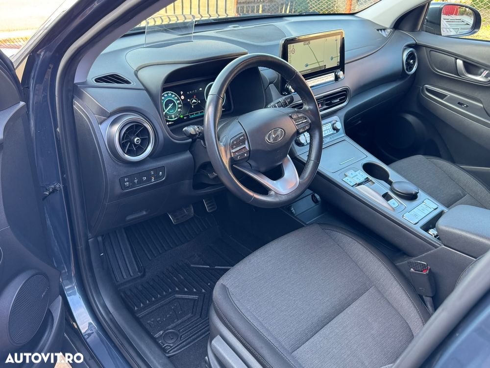 Hyundai KONA - 13