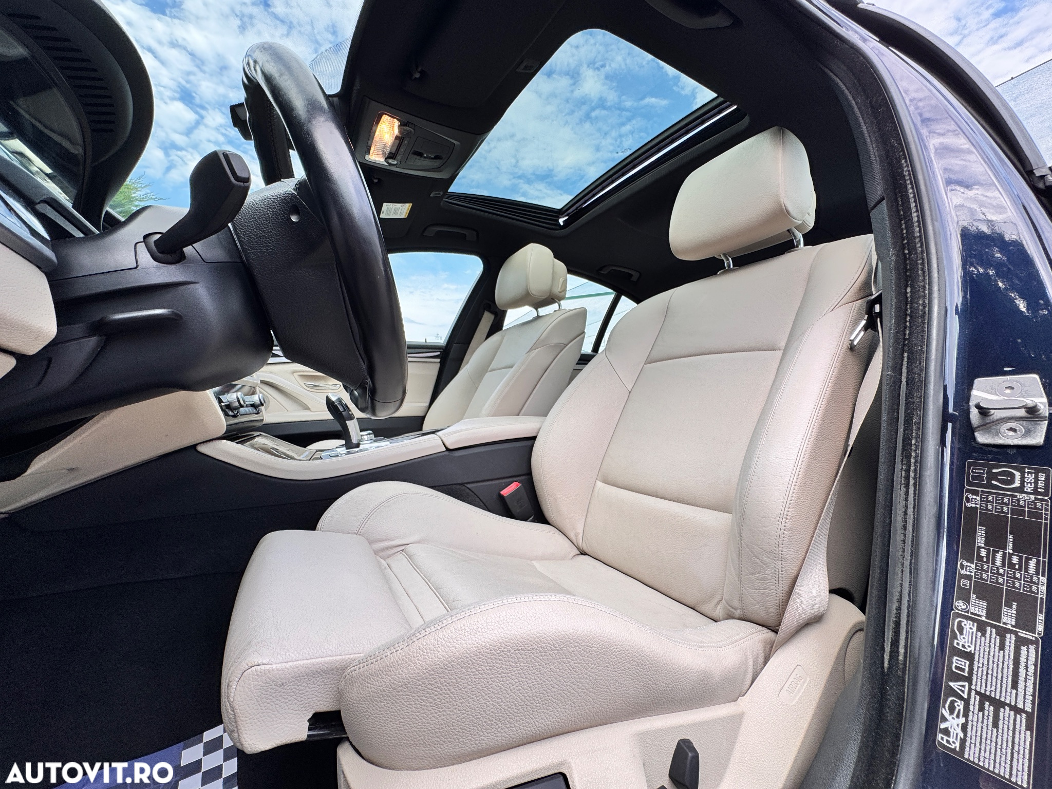 BMW Seria 5 525d xDrive Sport-Aut. - 12
