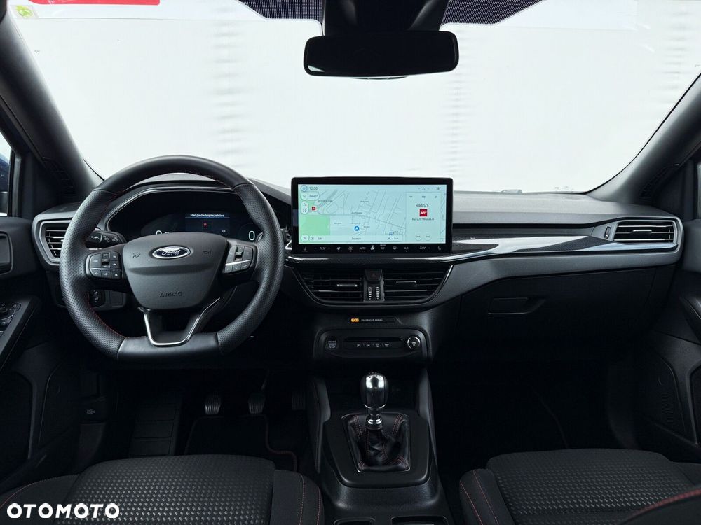 Ford Focus 1.0 EcoBoost mHEV ST-Line X - 32