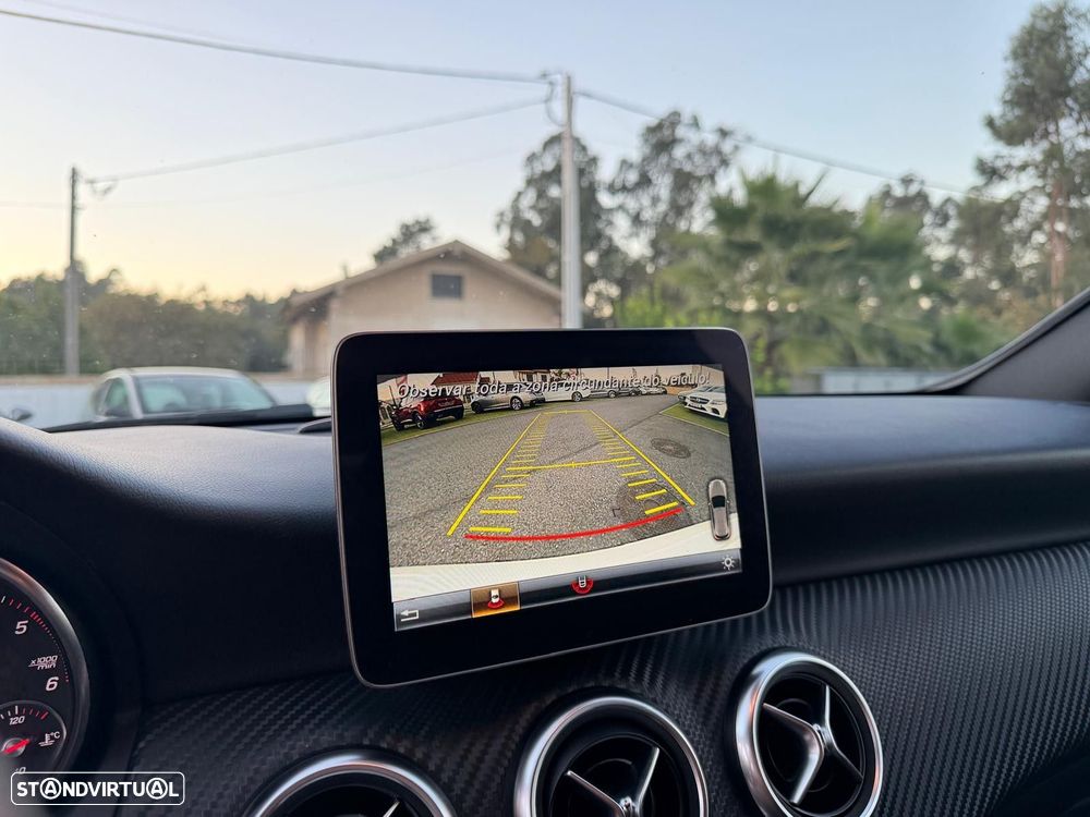Mercedes-Benz A 180 d AMG Line - 32