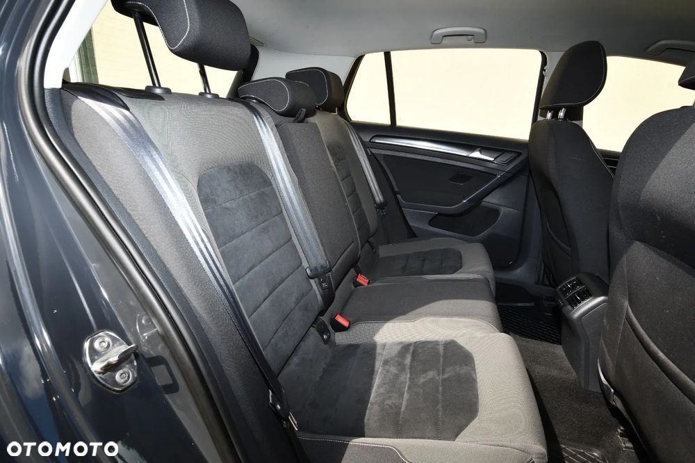 Volkswagen Golf - 14