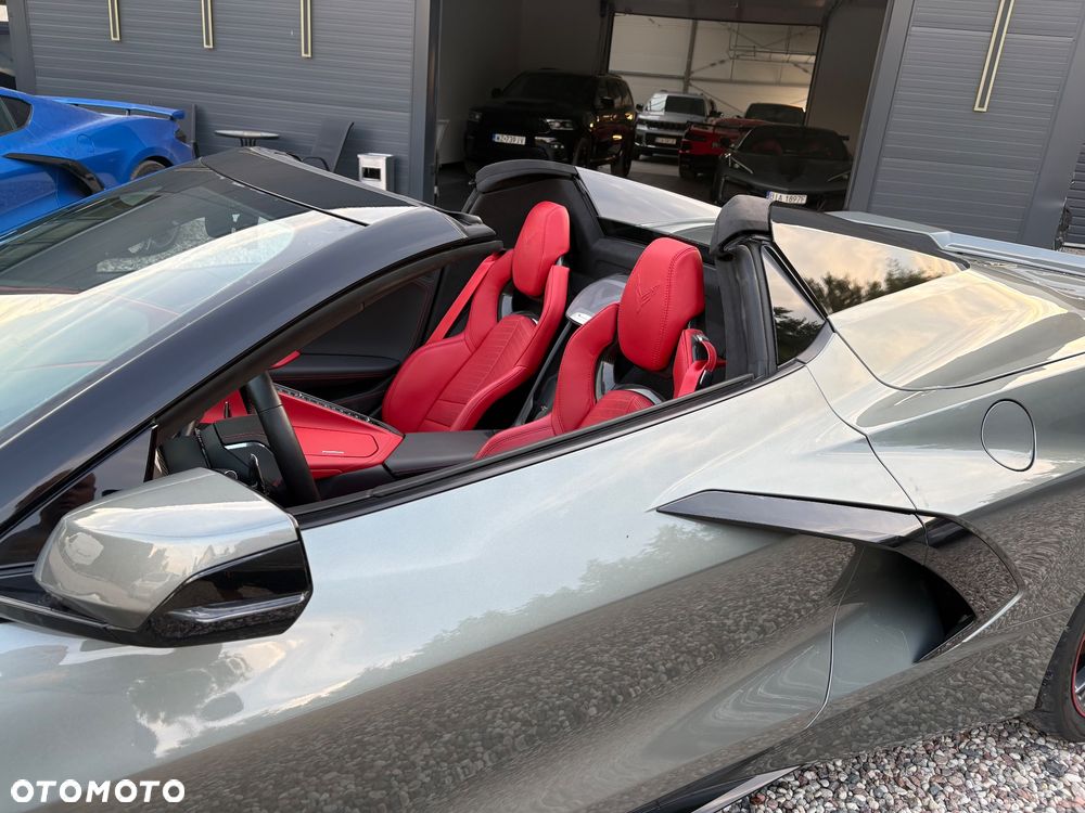 Chevrolet Corvette - 12