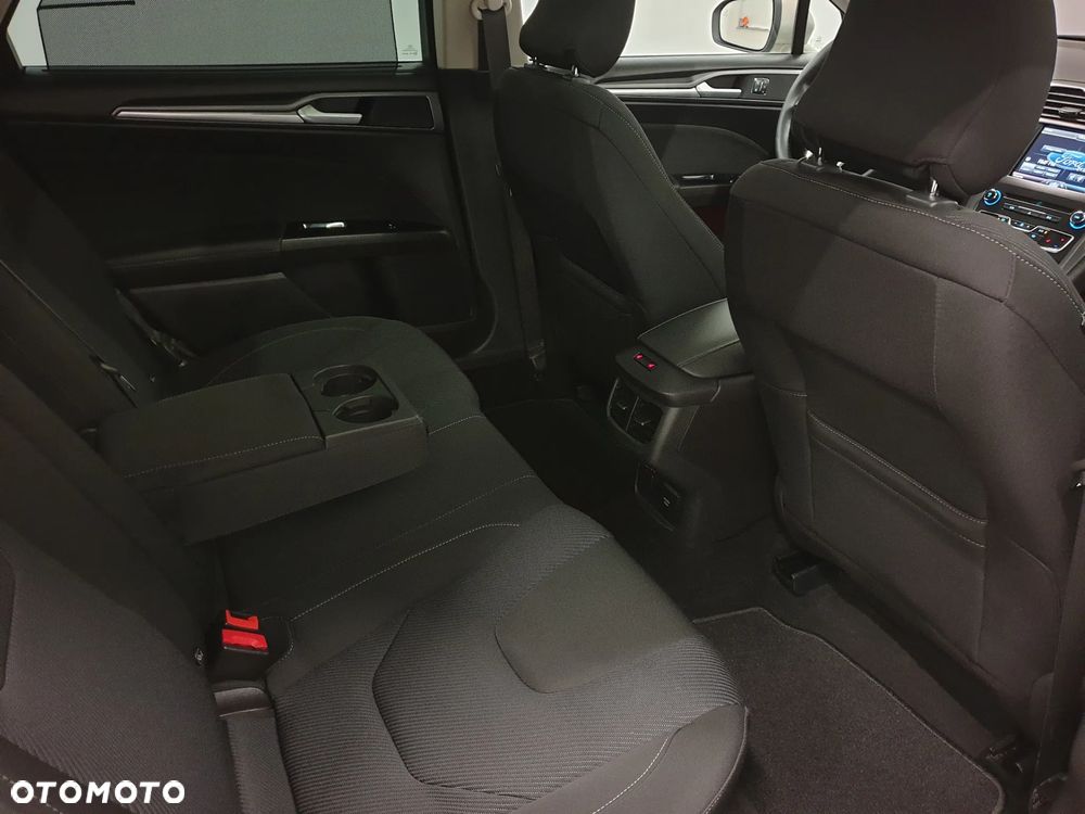 Ford Mondeo 2.0 TDCi Titanium - 25