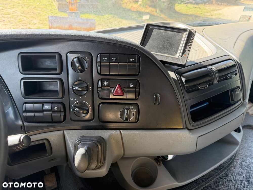 Mercedes-Benz Actros - 12