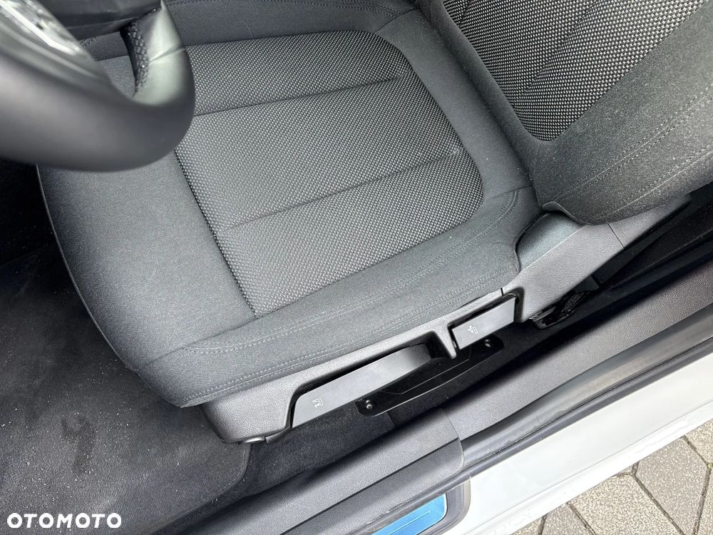 BMW Seria 3 318i - 14