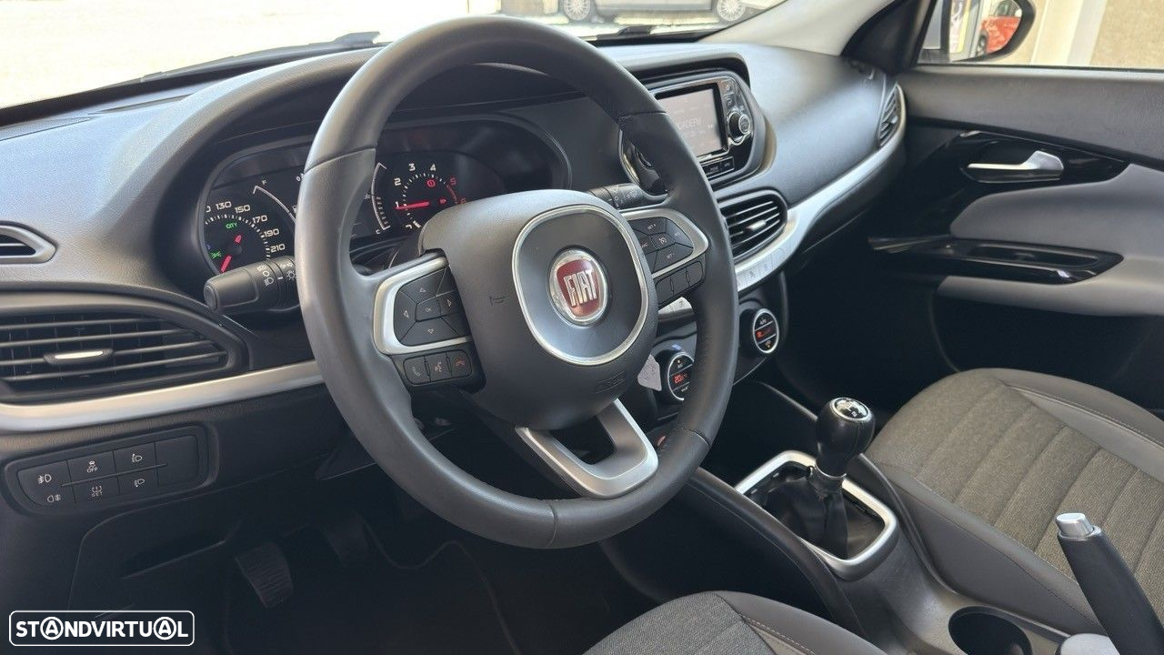 Fiat Tipo Sedan 1.3 M-Jet Lounge - 22