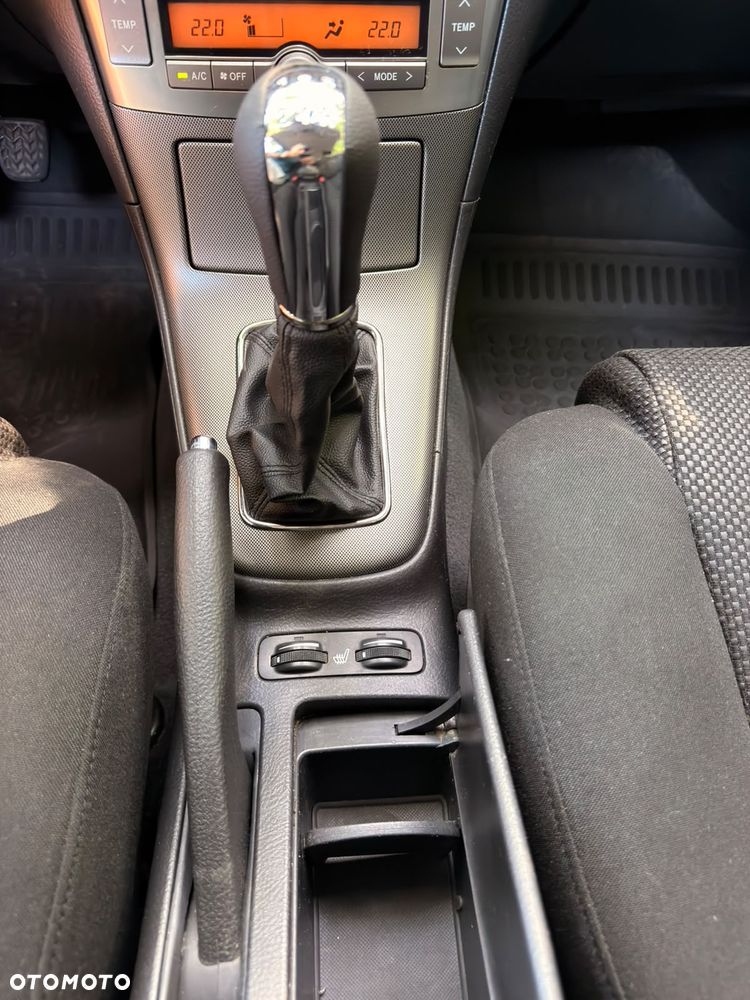 Toyota Avensis - 29