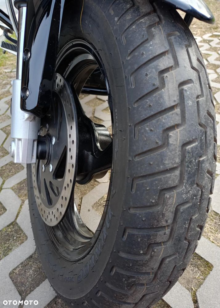 Suzuki Intruder - 11