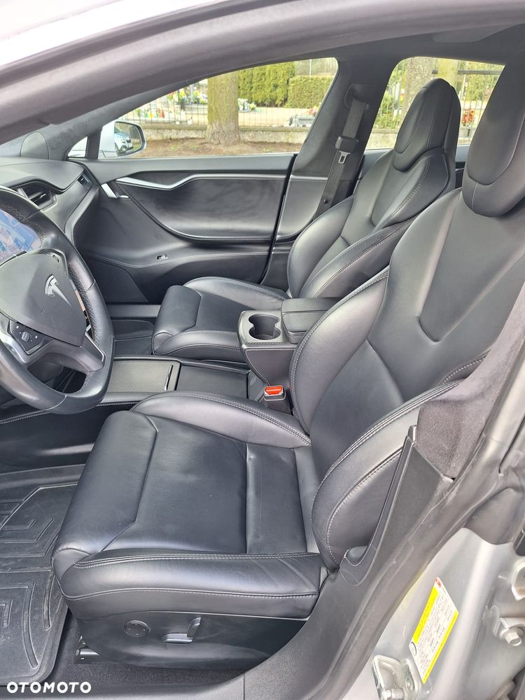 Tesla Model S - 9