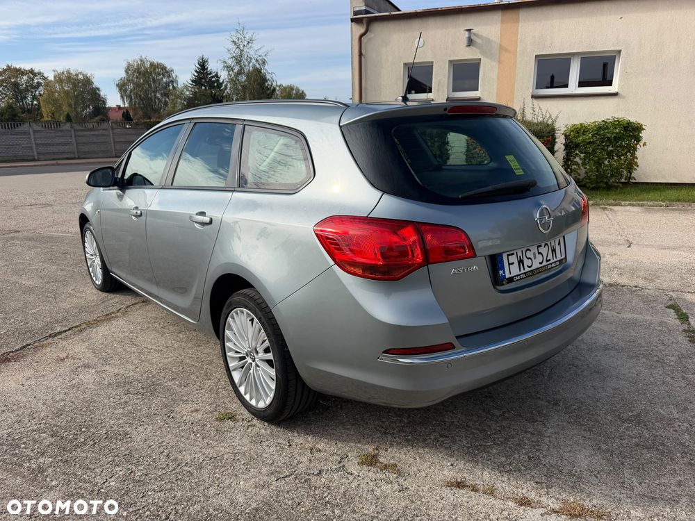 Opel Astra 1.4 Turbo Exklusiv - 2