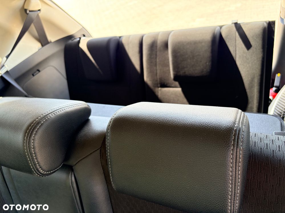 Mitsubishi Outlander 2.0 Instyle + 4WD CVT - 16