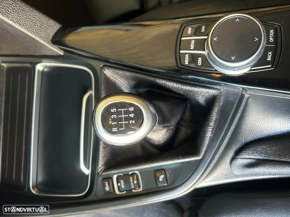 BMW 318 d Sport Line - 19