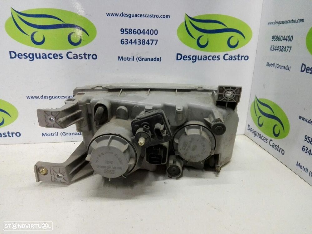 FAROL ESQUERDO HYUNDAI TRAJET 2001 - - 1