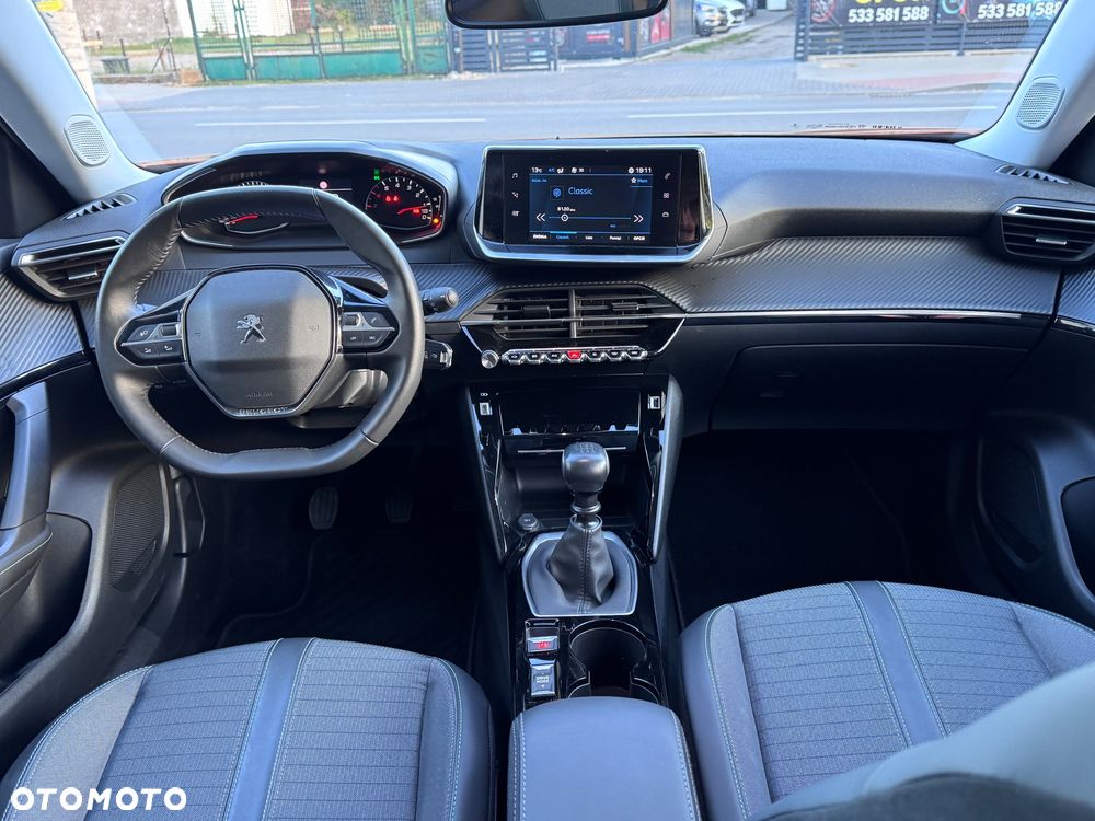 Peugeot 2008 PureTech 100 Allure - 32