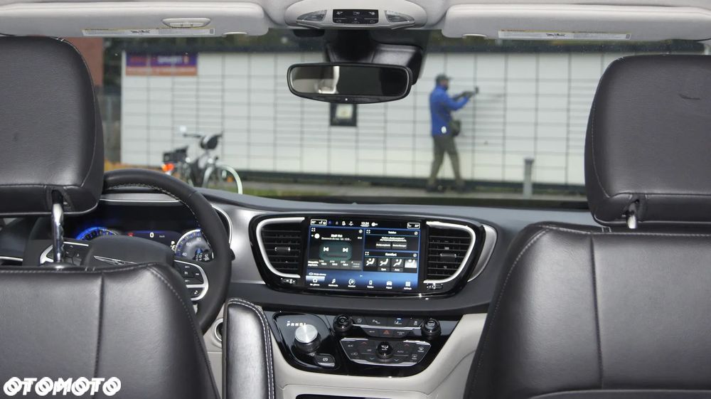 Chrysler Pacifica - 18