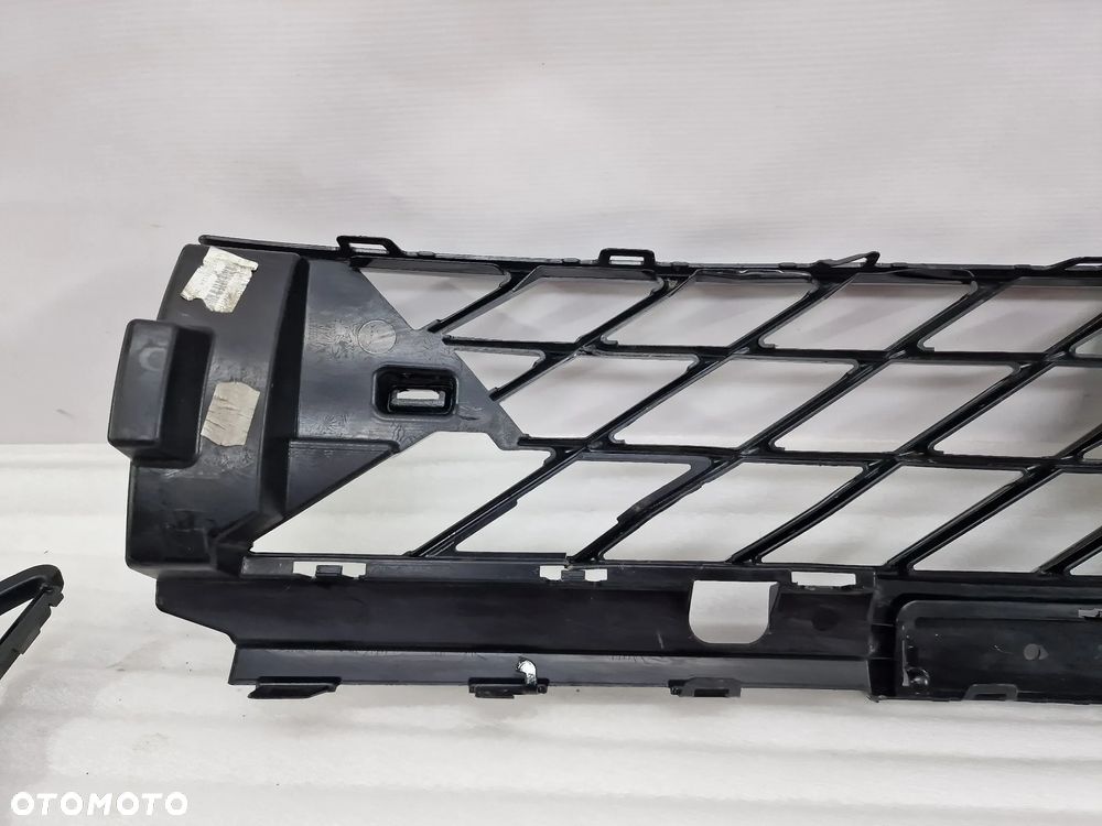 CUPRA FORMENTOR 5FF 19- KRATKA ŚRODKOWA ZDERZAKA PRZEDNIEGO PRZÓD , NR 5FF853667A , NR AUKCJI KR314 - 9