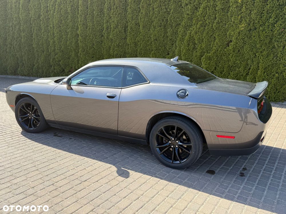 Dodge Challenger - 15