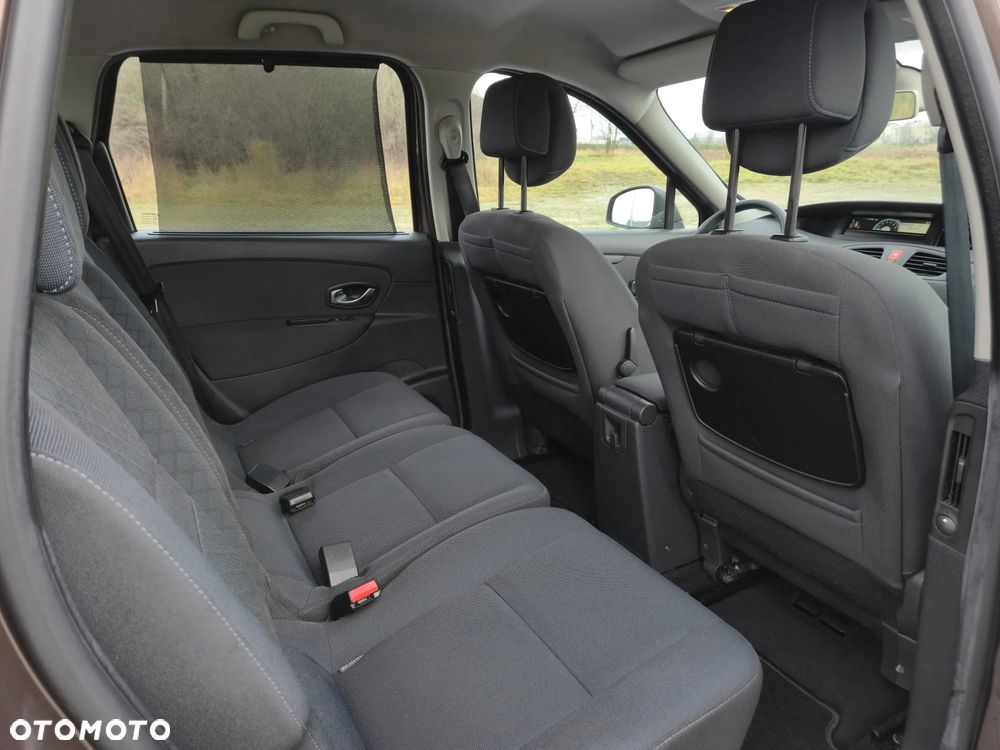 Renault Scenic 1.6 16V 110 Dynamique - 13