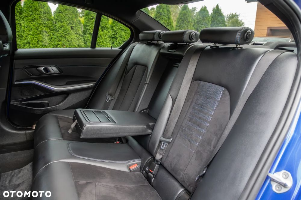 BMW Seria 3 320d xDrive M Sport sport - 28