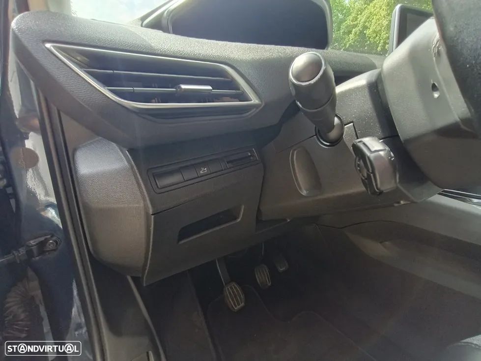 Peugeot 5008 - 25