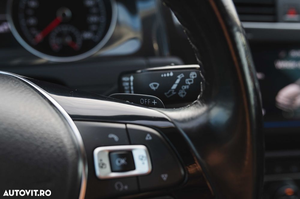 Volkswagen Golf 2.0 TDI DSG Highline - 34