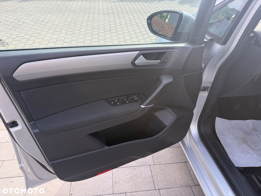 Volkswagen Touran 2.0 TDI BMT Highline - 38
