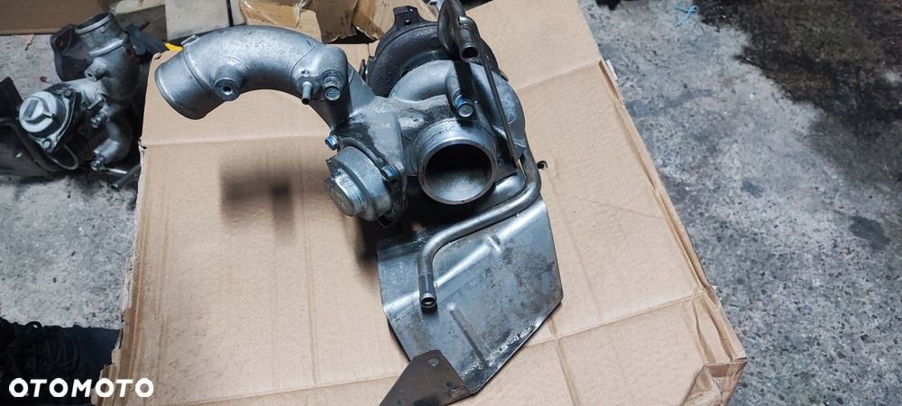Turbosprężarka TD04-10T 8200396687 49377-07301 7701478861 2.0 Turbo Renault - 2