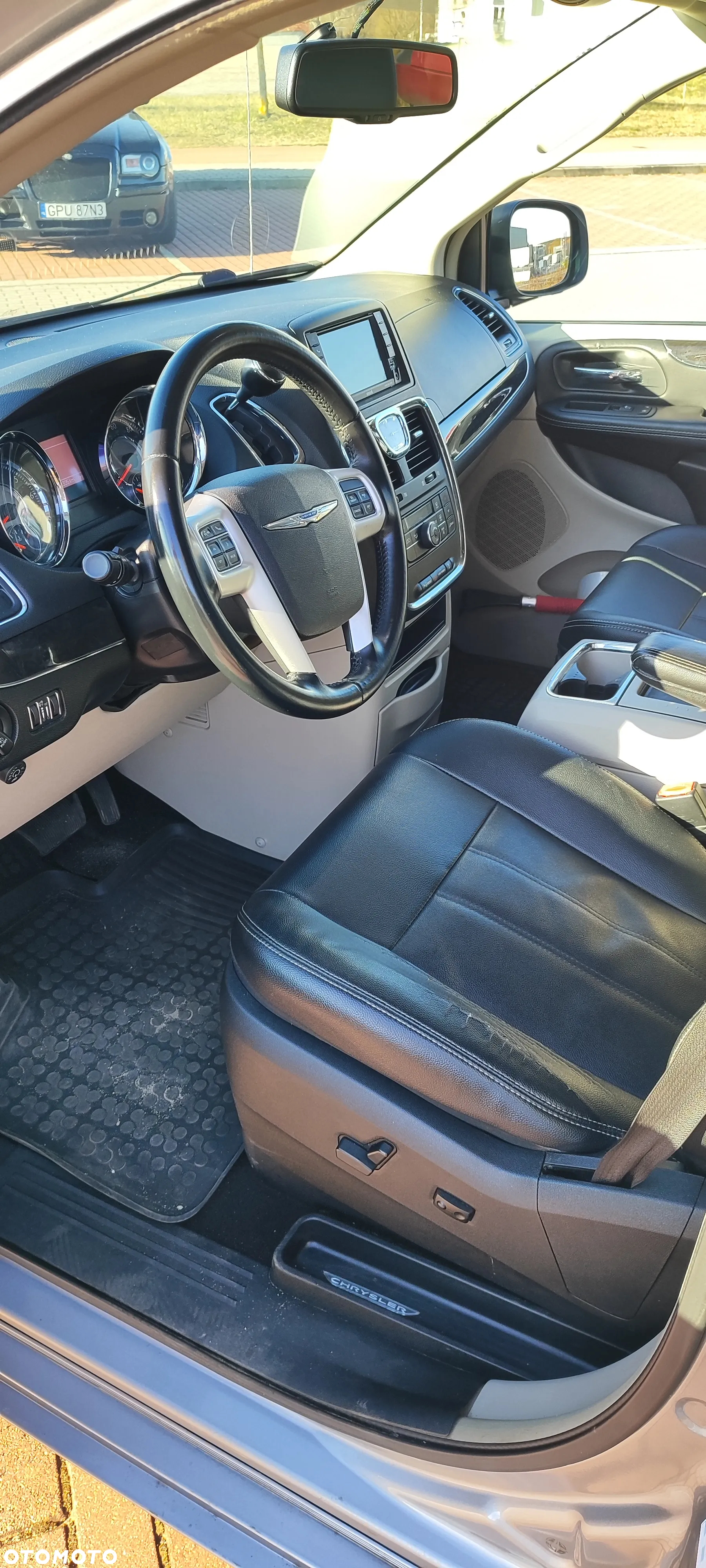 Chrysler Town & Country 3.6 Touring - 14