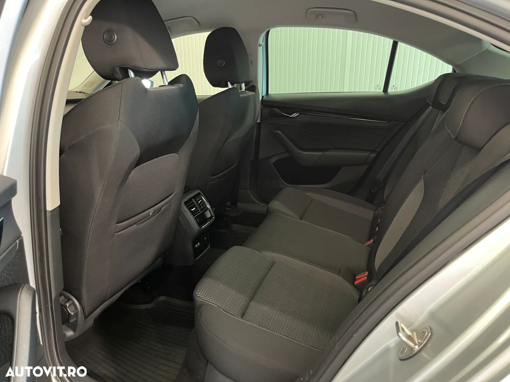 Skoda Octavia 1.5 TSI Ambition - 10