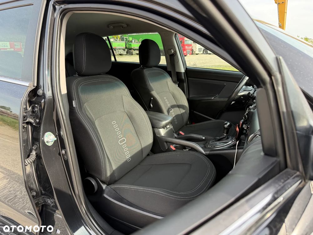 Kia Sportage 2.0 CRDI AWD Dream-Team Edition - 33