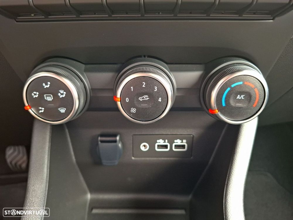 Renault Clio 1.0 TCe Evolution Bi-Fuel - 17